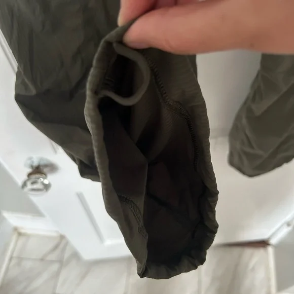Lululemon women’s army green dance studio pant - Picture 4 of 8